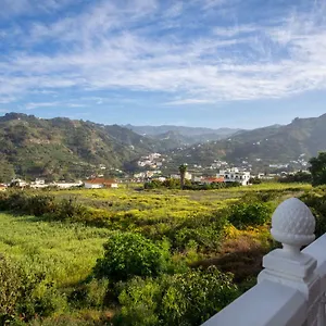 https://casa-rosalia-apartamento-con-vistas-a-la-montana.in-canary-islands.com